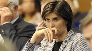 Appendino dice di lottare per tagliare gli stipendi (altrui) e si dimentica del proprio