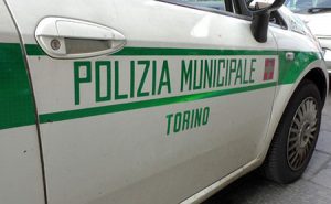 Torino, la Polizia Municipale al lavoro per il contrasto all’abusivismo