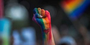 Torino, Marco Giusta dice la sua sulla persecuzione di cento uomini gay in Cecenia