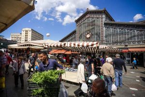 Torino, due marocchini aggrediti con l’acido. Polizia sulle tracce dell’aggressore in fuga