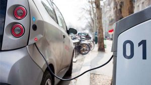 Torino, anche Palazzo Civico ha il suo punto di ricarica per le auto elettriche