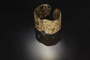 Torino, Palazzo Madama presenta “Giansone, sculture da Indossare”, fino al 29 gennaio