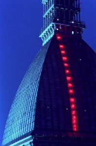 Con Mario Merz un’installazione luminosa permanente sulla Cupola della Mole