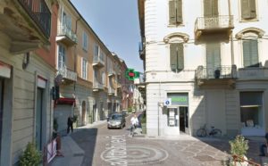 Torino, lavori di manutenzione della pavimentazione in porfido della carreggiata