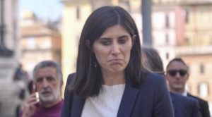 Il M5S “isola” la dimissionaria Appendino che pensava di far bene