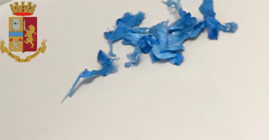 Torino: prova ad ingerire 68 “caramelle” di stupefacente