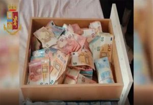 Lotta allo spaccio: due arresti, oltre un chilo e mezzo di cocaina sequestrato insieme a 83mila euro