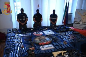 Sequestrate dalla DIGOS armi, caricatori, simbolo nazisti e un missile aria-aria