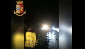 Alberi caduti in tangenziale a Torino a causa del maltempo. Il video