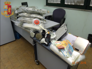 Torino, sequestrati dalla Polizia di Stato 14 kg di marijuana. Arrestato un cittadino italiano