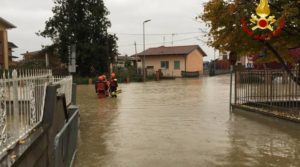 Cuneo, la piena del Po manda sott’acqua Cardé
