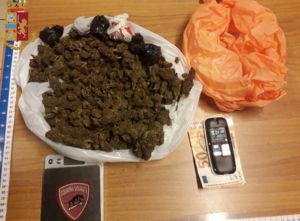 Due persone arrestate per tentato furto in abitazione. Trovati in possesso di diversi arnesi atti allo scasso