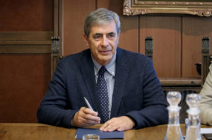 Si è dimesso il presidente della Regione Valle d’Aosta: “Totalmente estraneo”