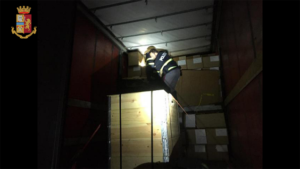 Settimo Torinese: tre minorenni afghani nascosti in un autoarticolato