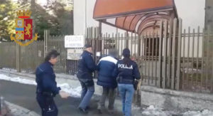 Estradato dalla Francia uomo accusato di violenza sessuale su minori