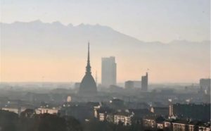 Torino, scattano misure emergenziali per il superamento livelli PM10. Stop agli Euro 4 diesel