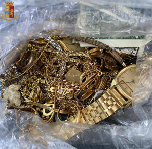 Due arresti per ricettazione in città