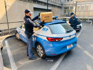 Cedute a un ospedale cittadino 500 mascherine ritrovate dalla Polizia di Stato
