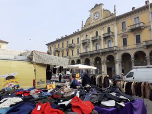 Alessandria, riapertura mercati non alimentari
