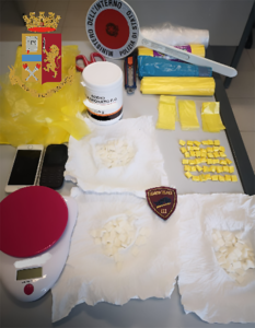 Torino: pusher arrestato in condominio 