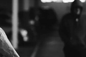 Le getta addosso della candeggina perché è “sporca”. Arrestato stalker a Torino