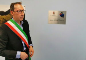 Turbativa e falso, arrestato il sindaco Monti già leghista, poi qualche salto da destra a destra