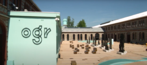 Dall’11 febbraio riaprono le OGR CULT e con la mostra “Cut a rug a round a square “di Jessica Stockholder