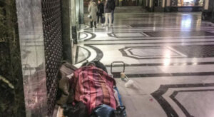 Due senzatetto morti per il freddo a Torino. Quelli che “non dategli l’elemosina” aprano bocca dando un senso al loro nulla