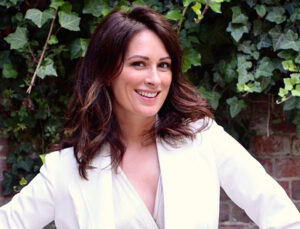 Sabato 10 aprile sulle pagine Facebook di Passepartout e Biblioteca Astense ultimo appuntamento con Chiara Buratti e il suo Alfabeto della Bellezza