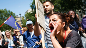 Di certi elettori, di “intoccabili monumenti”, di regicidi e poi di proteste e insulti…
