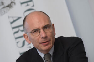 Enrico Letta: “Sosteniamo Draghi convintamente nell’estensione del Green pass dove necessario”