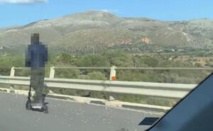 In monopattino in autostrada sulla Torino  Caselle