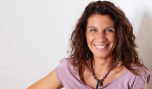 Nella Sala delle Colonne della Biblioteca Astense Giorgio Faletti torna Licia Coppo, il 14 aprile