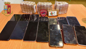 Un chilo e mezzo di hashish nel loro alloggio. Due arrestati