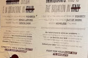 A Torino manifesti in inglese, francese e arabo per invitare i migranti a “tornare a casa loro”. Firmato “La Barriera”