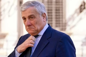 Antonio Tajani: “Renzi? Non lo farei entrare, ha distrutto il terzo polo”. Cioè sono in trattative?
