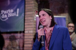 Vedere l’Elly Schlein “postporre” le primarie che sono lo strumento che l’ha eletta….