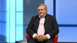 La dichiarazione di quel gran genio del leghista: “Donne favorevoli all’immigrazione perché attratte sessualmente dai neri”