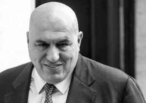 Niente manifestazioni per il 4 novembre, anzi sì alle manifestazioni, contrordine: solo quelle istituzionali. Più o meno