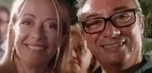 Il Fratello d’Italia sui femminicidi: “Non le caratteristiche di un uomo, ma tutti i difetti di una complessa e femminilizzata personalità debole e remissiva”