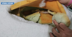 Sequestrati oltre due chili di cocaina