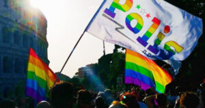 Polis Aperta: inaccettabile tentare di collegare l’idoneità lavorativa con l’orientamento sessuale. La sentenza del Tar difende i lavoratori