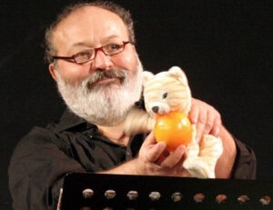 Il “Teatrino di Natale” apre: ospite lo scrittore Roberto Piumini