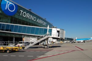 Si sente male all’aeroporto di Caselle. Soccorso dalla Polizia