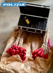 Trafficava e spediva in tutta Italia artifizi pirotecnici pericolosi 