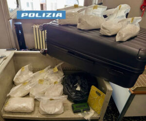 Torino: contrasto della Polizia di Stato al consumo e spaccio di stupefacente