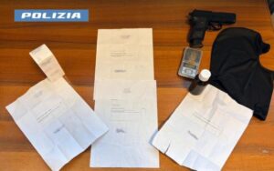 Falsificavano ricette mediche per produrre un mix di droghe noto come “Sballo Viola”. Due giovani denunciati