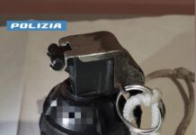 Torino, spara alla vetrina di un bar